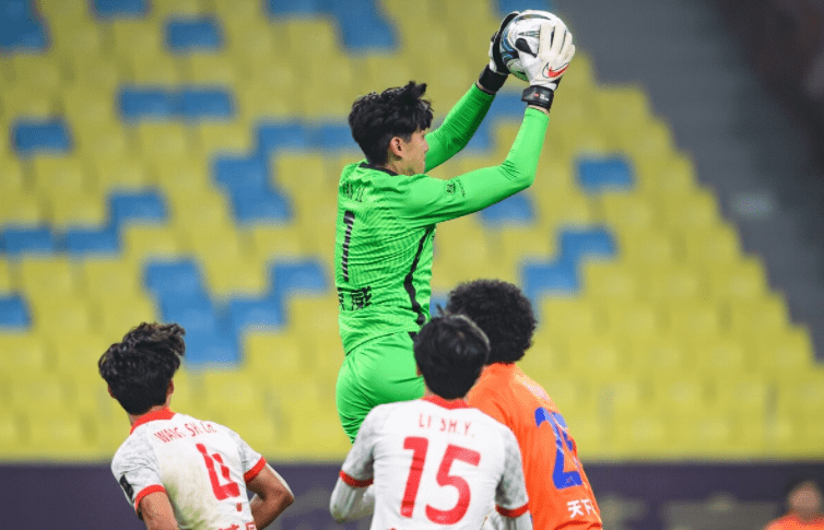 九游(中国)-关于从里昂今晚外线爆发到今晚辽宁本钢单刀错失，上海海港转会期更衣室发声的信息