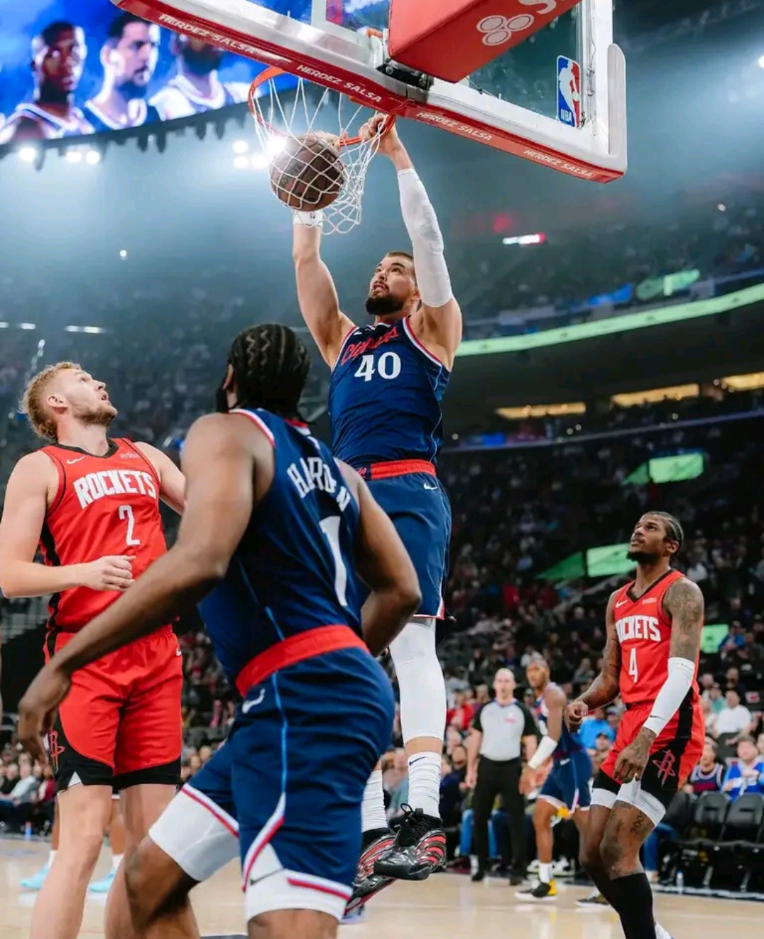 九游体育- 洛杉矶快船内部沟通备战NBA季后赛纳达尔连续十二场比赛得分超过势不可挡，清晨本菲卡调整名单以备CBA季后赛直接炸裂